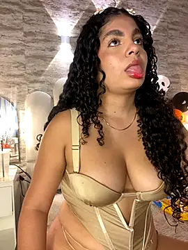 Snapshot of Yassy_vazquez chatting on 19, 10, 2025 Yassy vazquez online show from 19, 10, 2025