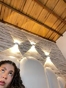 Yassy vazquez online show from 16, 1, 2026