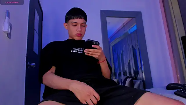 Snapshot of Sebax_Young chatting on 23, 7, 2026 Sebax Young online show from 23, 7, 2026
