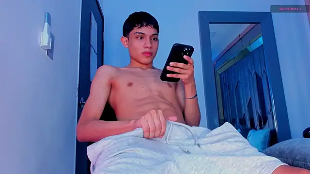 Snapshot of Sebax_Young chatting on 28, 7, 2026 Sebax Young online show from 28, 7, 2026