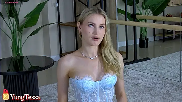 YungTessa online show from 30, 7, 2026