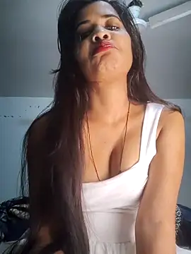 cute radhikaa online show from 8, 2, 2026