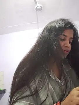 Snapshot of cute_radhikaa chatting on 17, 7, 2026 cute radhikaa online show from 17, 7, 2026