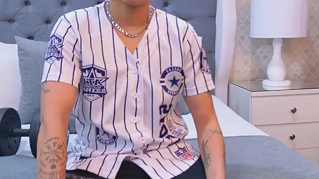 ZoeKrug online show from 7, 11, 2025