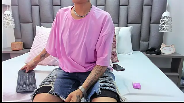 ZoeKrug online show from 10, 3, 2026