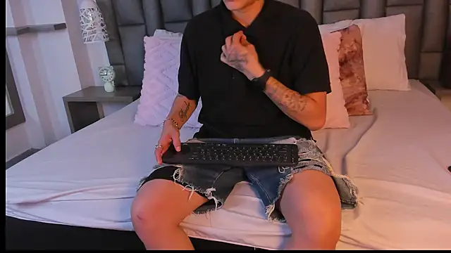 ZoeKrug online show from 19, 3, 2026