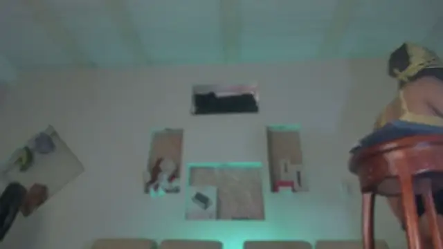 Chloe cooperr online show from 20, 12, 2025