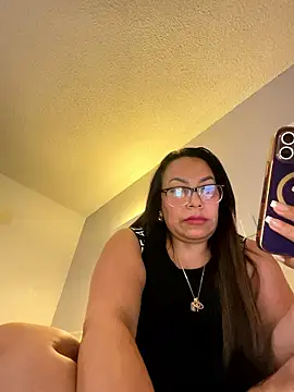 Snapshot of SamyHot2025 chatting on 14, 1, 2026 SamyHot2025 online show from 14, 1, 2026