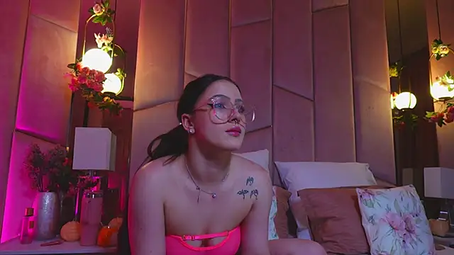 LucyLextonX online show from 18, 3, 2026