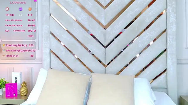 Agatha-Adams online show from 6, 10, 2025