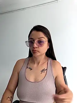 Coralinne   online show from 24, 4, 2026