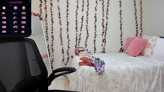 MariamCastiblanco online show from 4, 12, 2025