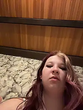SweetTeenGirl online show from 18, 5, 2026