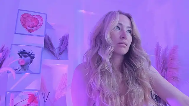 Snapshot of AstraMonroe chatting on 11, 9, 2025 AstraMonroe online show from 11, 9, 2025