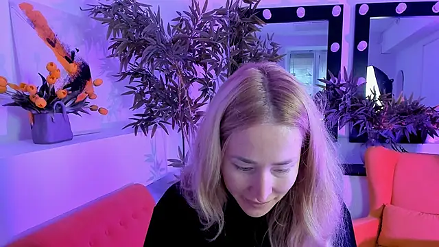 Snapshot of AstraMonroe chatting on 17, 9, 2025 AstraMonroe online show from 17, 9, 2025