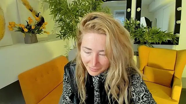 Snapshot of AstraMonroe chatting on 26, 9, 2025 AstraMonroe online show from 26, 9, 2025