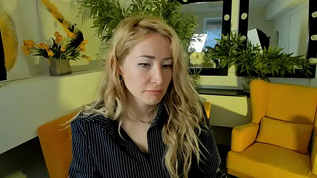 Snapshot of AstraMonroe chatting on 29, 9, 2025 AstraMonroe online show from 29, 9, 2025