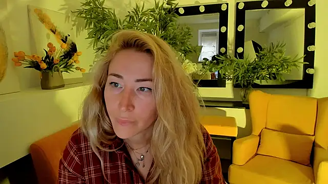 Snapshot of AstraMonroe chatting on 1, 10, 2025 AstraMonroe online show from 1, 10, 2025