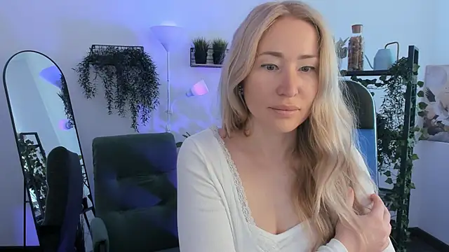 AstraMonroe online show from 6, 5, 2026