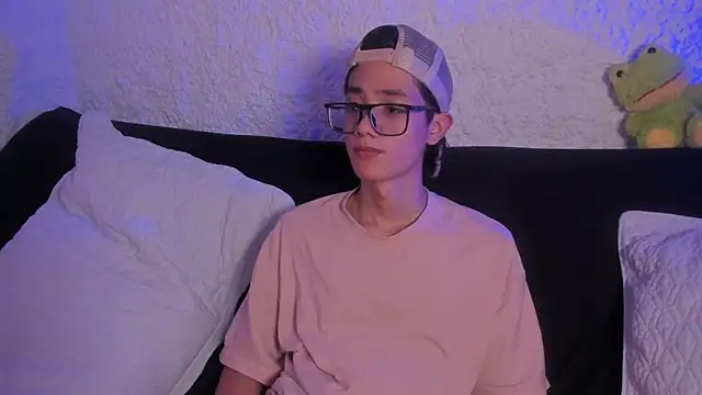 Snapshot of thiago_kinghot chatting on 13, 9, 2025 thiago kinghot online show from 13, 9, 2025