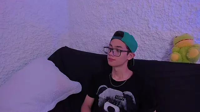 Snapshot of thiago_kinghot chatting on 17, 9, 2025 thiago kinghot online show from 17, 9, 2025