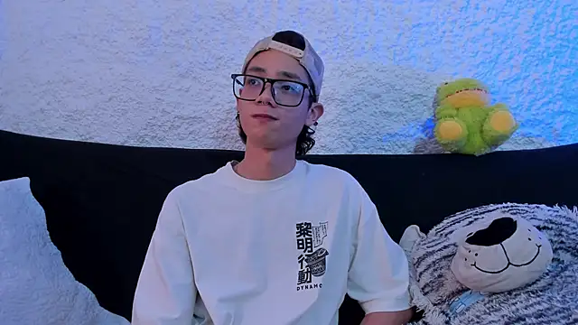 Snapshot of thiago_kinghot chatting on 18, 9, 2025 thiago kinghot online show from 18, 9, 2025