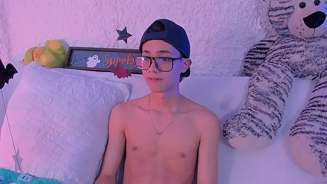 Snapshot of thiago_kinghot chatting on 6, 10, 2025 thiago kinghot online show from 6, 10, 2025