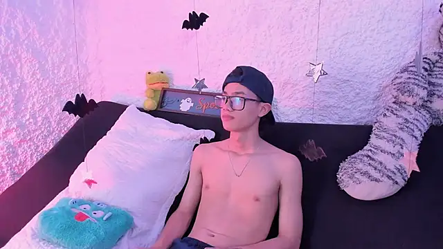 Snapshot of thiago_kinghot chatting on 7, 10, 2025 thiago kinghot online show from 7, 10, 2025