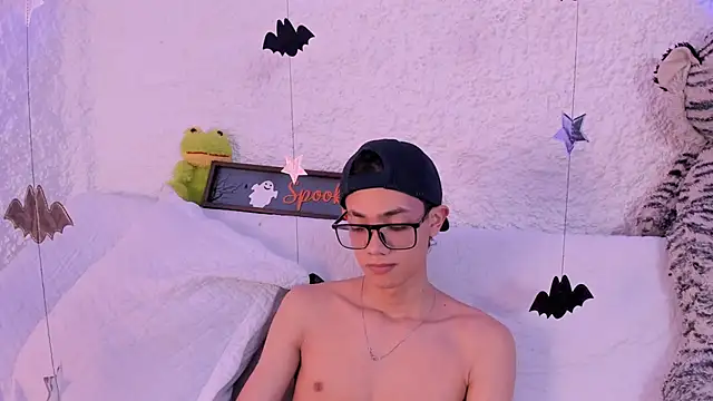 Snapshot of thiago_kinghot chatting on 10, 10, 2025 thiago kinghot online show from 10, 10, 2025