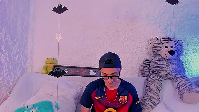 Snapshot of thiago_kinghot chatting on 20, 10, 2025 thiago kinghot online show from 20, 10, 2025