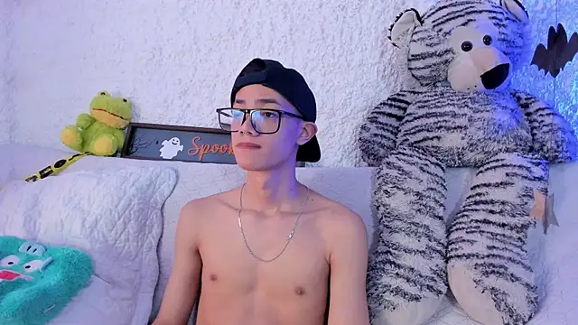 Snapshot of thiago_kinghot chatting on 31, 10, 2025 thiago kinghot online show from 31, 10, 2025