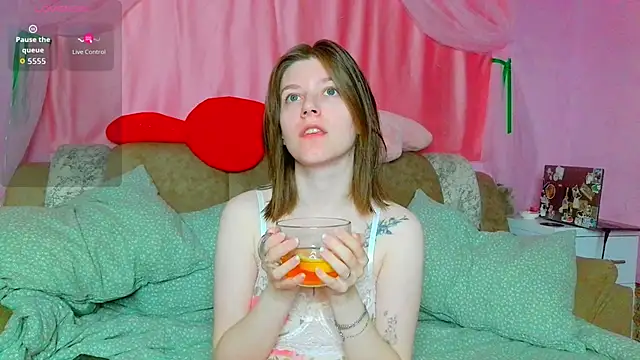 Marinaxmonroe online show from 3, 5, 2026