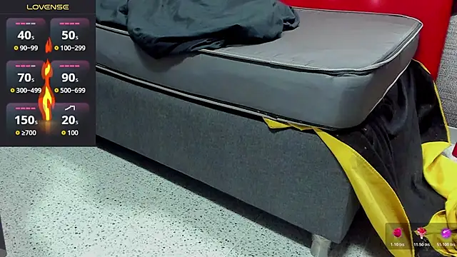 Snapshot of Ian1_ chatting on 30, 10, 2025 Ian1  online show from 30, 10, 2025