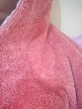 Snapshot of Miss-Lynda chatting on 8, 3, 2026 Miss-Lynda online show from 8, 3, 2026