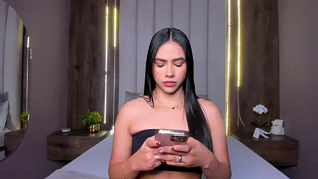 LucySalvatore  online show from 19, 9, 2025