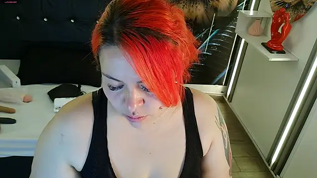 Witch Scarlet online show from 30, 4, 2026