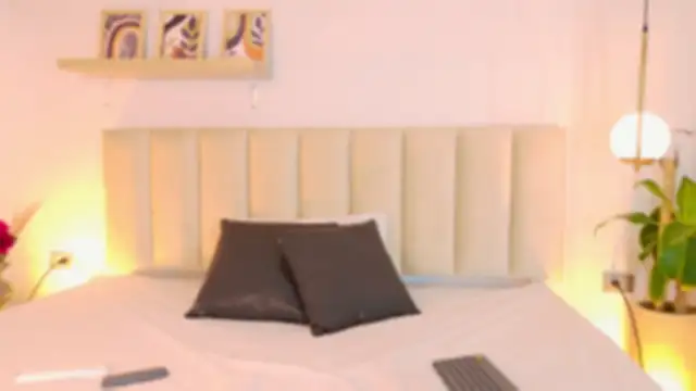Emely Deluxe online show from 9, 5, 2026