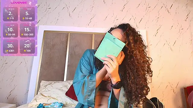 Snapshot of samanthaThoms chatting on 11, 2, 2026 samanthaThoms online show from 11, 2, 2026