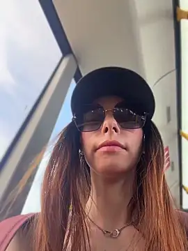 Snapshot of Amelie_Crosby chatting on 6, 6, 2026 Amelie Crosby online show from 6, 6, 2026