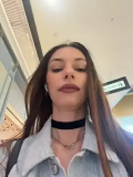 Amelie Crosby online show from 27, 6, 2026