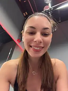 Amelie Crosby online show from 28, 7, 2026