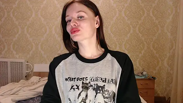 Kitkaat00 online show from 3, 10, 2025