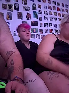 Snapshot of mrandmrsdarkside chatting on 10, 10, 2025 mrandmrsdarkside online show from 10, 10, 2025