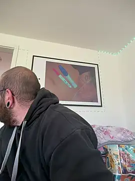 Snapshot of mrandmrsdarkside chatting on 8, 4, 2026 mrandmrsdarkside online show from 8, 4, 2026