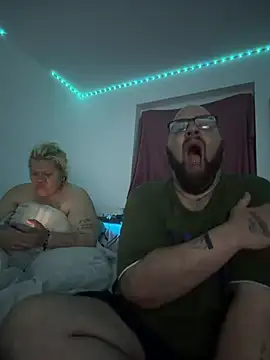 Snapshot of mrandmrsdarkside chatting on 13, 4, 2026 mrandmrsdarkside online show from 13, 4, 2026