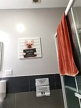 elbbxxx1999 online show from 14, 9, 2025