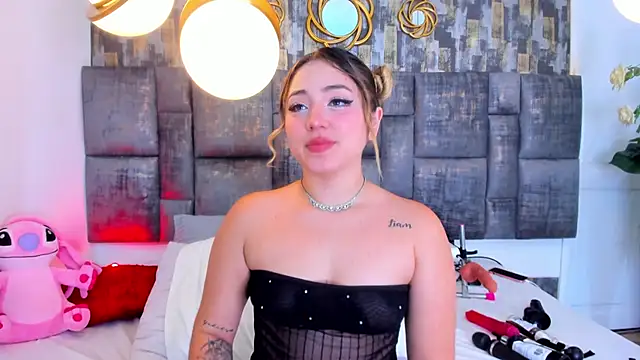 PatyLawrence online show from 25, 10, 2025