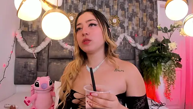 PatyLawrence online show from 23, 11, 2025