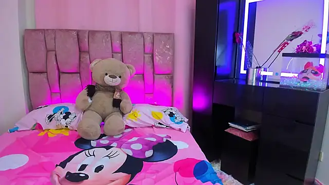 Sophie Janner online show from 23, 9, 2025