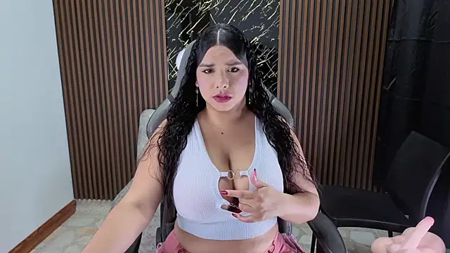 Snapshot of Emy_topless chatting on 11, 11, 2025 Emy topless online show from 11, 11, 2025